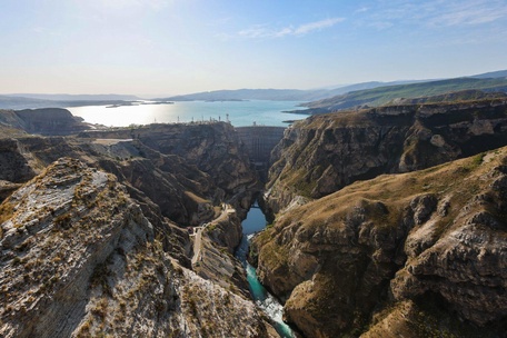 Чиркейское водохранилище («Дагестанский фьорд»)