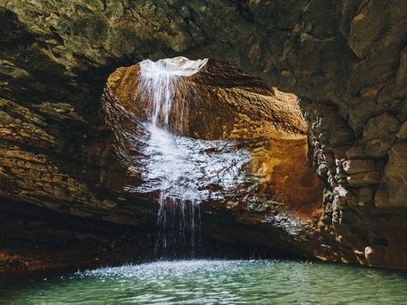 Салтинская теснина: Уникальное место! Водопад внутри пещеры